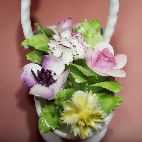 Royal Doulton England Bone China Basket of Flowers - Picture 2 of 9